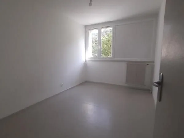 Appartement 4 pièces 77 m² 