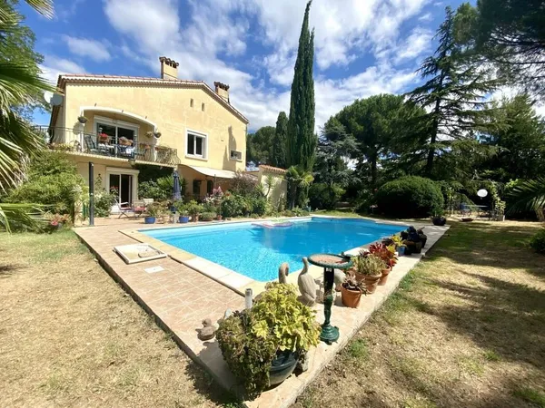 Maison 6 pièces 200 m² 