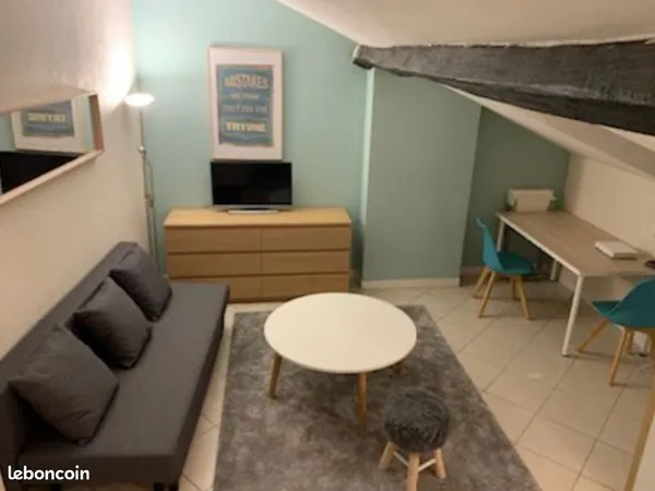 Studio 1 pièce 20 m² 