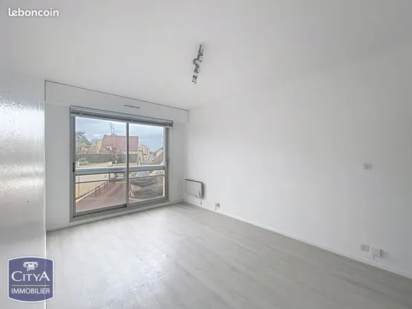 Studio 1 pièce 18 m² 