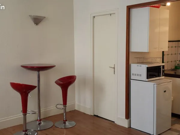 CENTRE HISTORIQUE STUDIO MEUBLE 23 m2 
