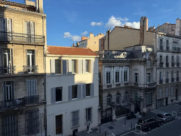 T3 A VENDRE RUE PARADIS 