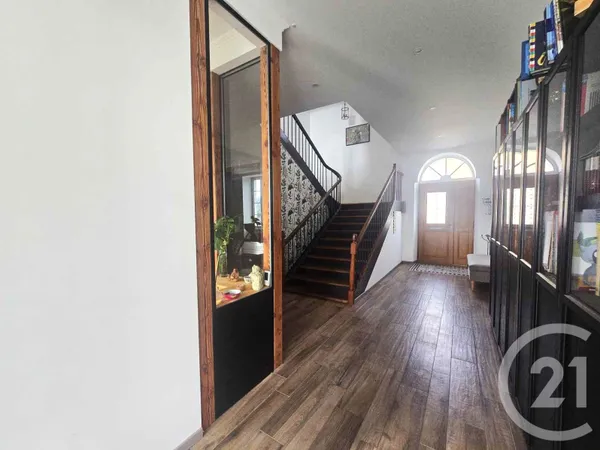Maison 7 pièces 280 m² 