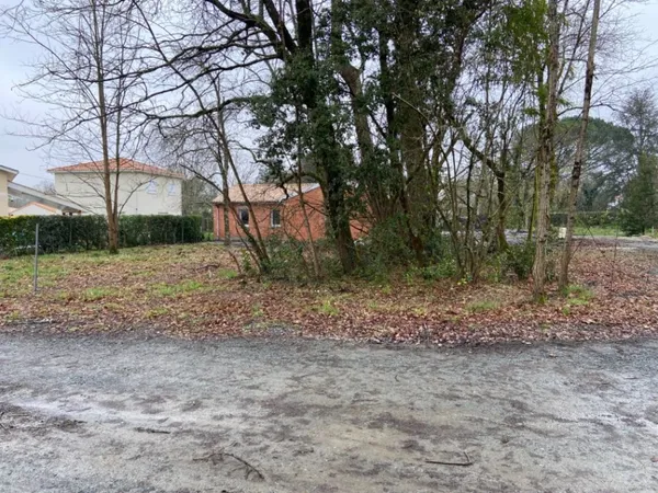 Terrain 988 m² 