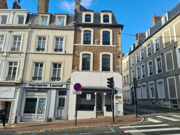 Immeuble mixte (commerce + habitation) idéal investisseur 