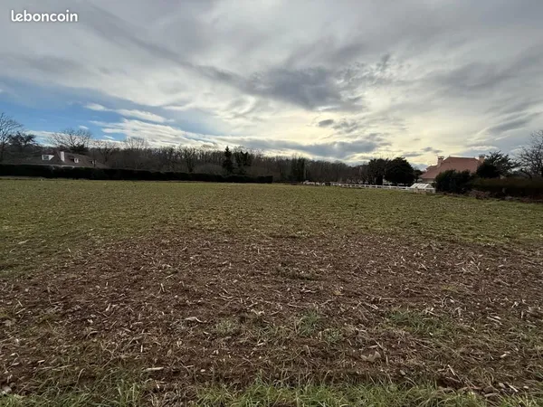 Terrain 1 268 m² Idron 