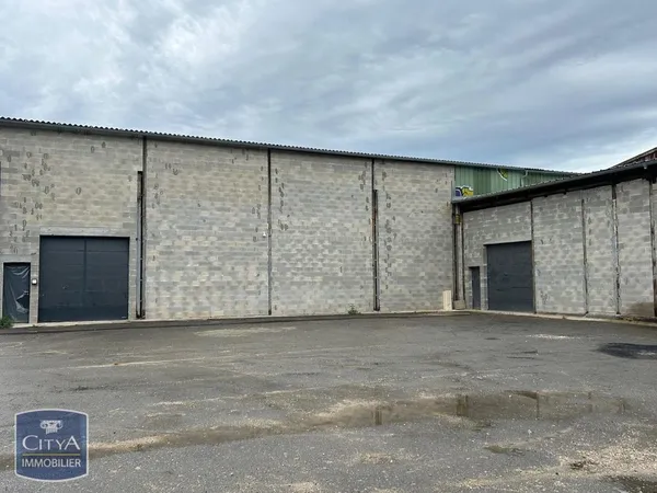 Location / Local commercial - 220 m² 