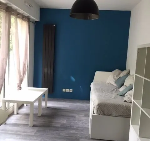 Studio meublé avec parking privé 