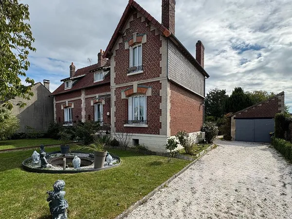 Maison 9 pièces 204 m² 