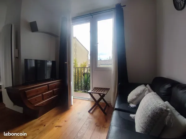 🌿Studio meublé lumineux avec balcon - Bordeaux (rue Veyssière, proche gare) 