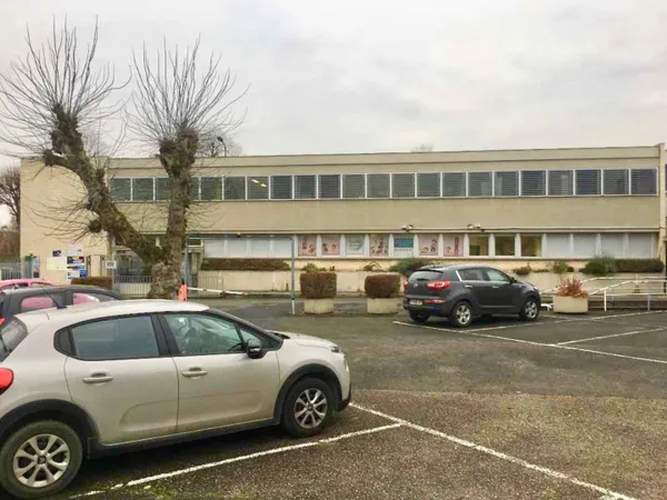 Bureaux 819 m² 