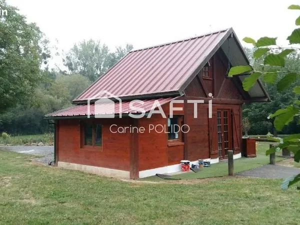 Chalet et terrain de loisirs 