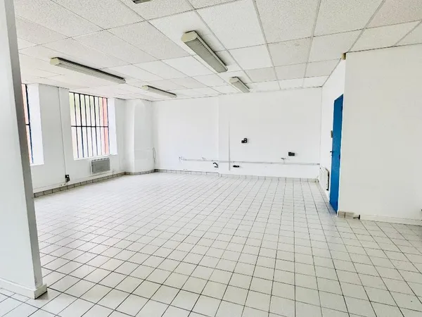 Local commercial 137 m² 