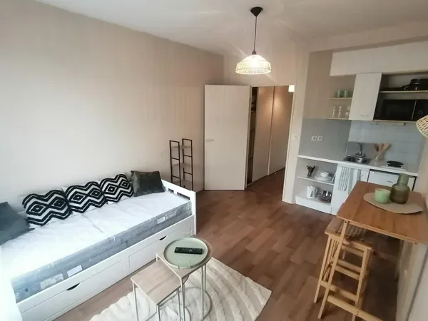 Studio meublé À Louer SECTEUR GARE POITIERS 