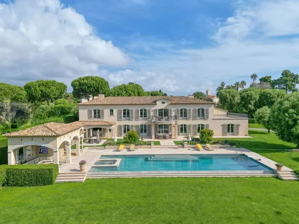 Villa 630 m² 