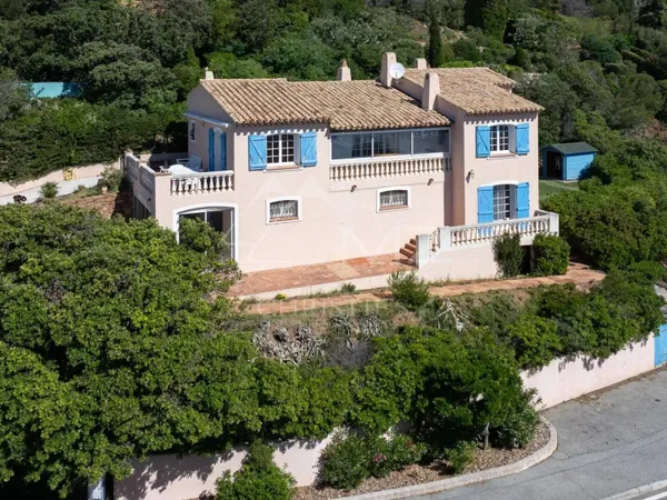 Villa 8 pièces 212 m² 