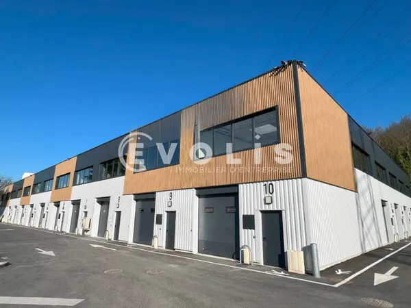 Local d'activité 3360 m² 