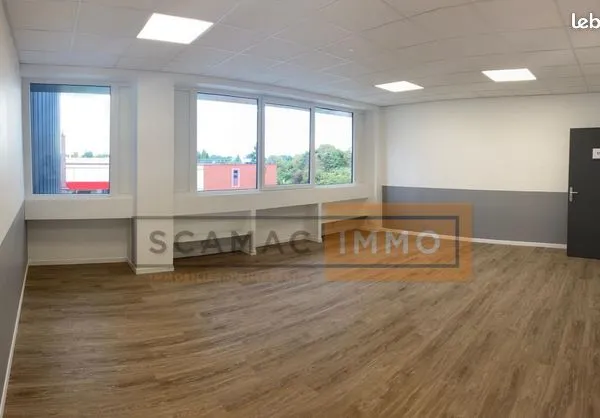 Bureau 71 m² 