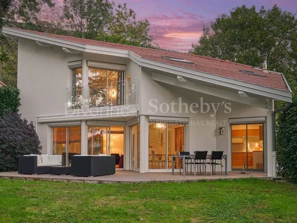 Maison 6 pièces 214 m² 