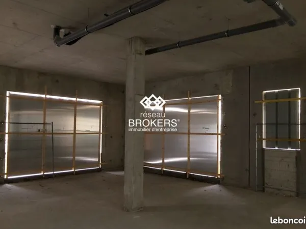 Local commercial 163 m² Pontoise