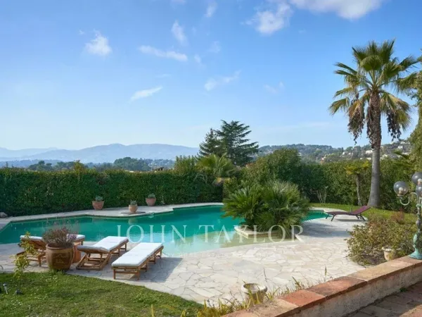 Mougins - villa vue mer et Estérel - domaine sécurisé 
