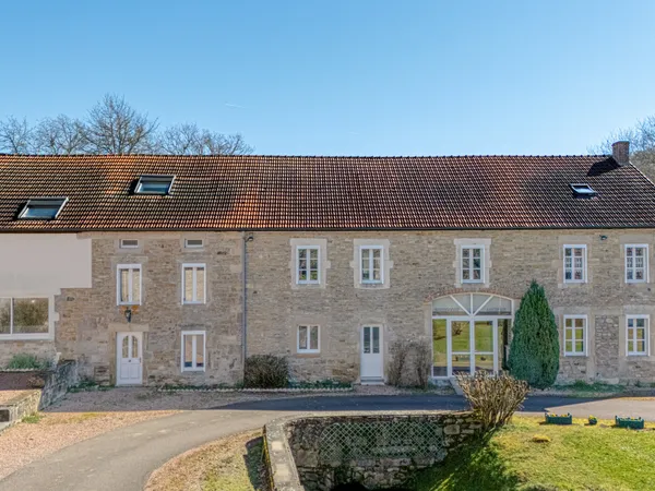 Vends Ancien Moulin Transformé sur la commune de Viévy (21) - 8 chambres, 636m² 