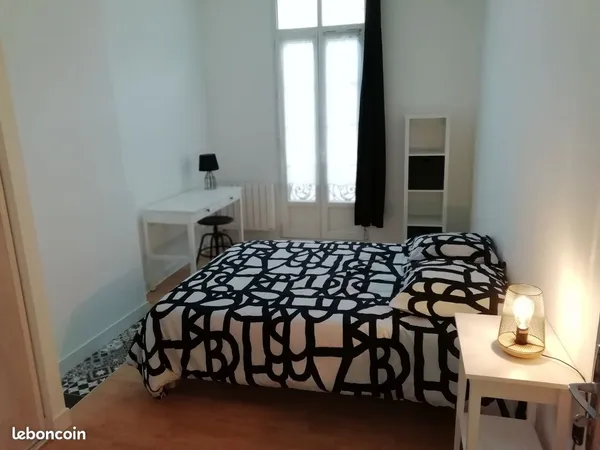 Chambre à louer dans appartement en colocation 