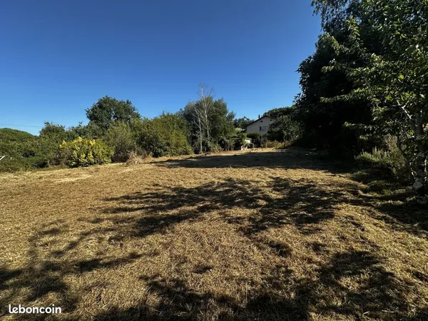 Terrain 730 m² Saix 