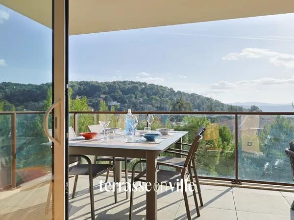 AIX-EN-PROVENCE - APPARTEMENT T4 - ASCENSEUR - TERRASSE - 75 