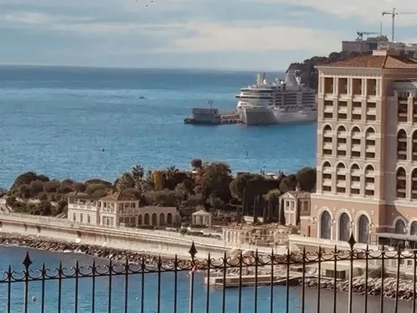 Propriété 250 m² 
