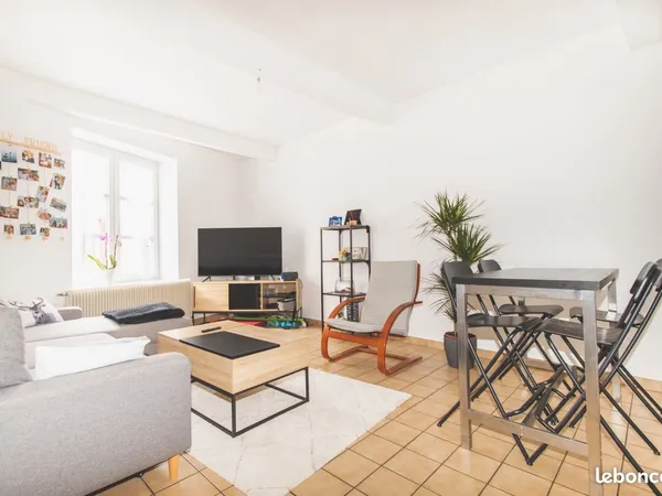 ST-GALMIER, beau T4 de 80m2 avec garage 