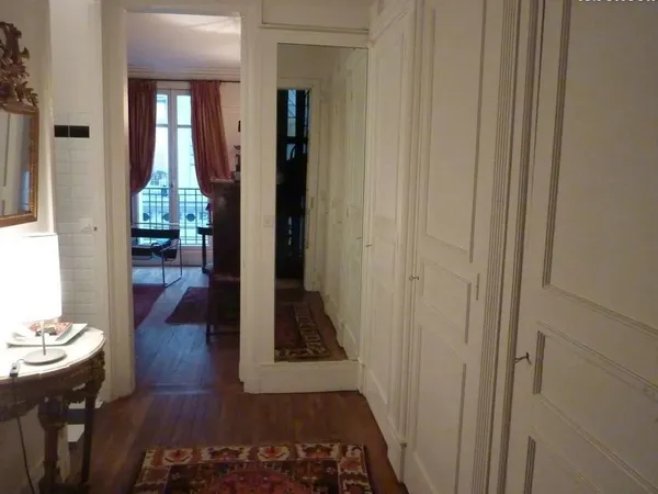 Beau 2 pièces 40m² meublé proche Champs Elysées 