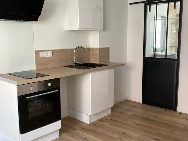 Studio meublé 19m2 - La Roche sur Yon 