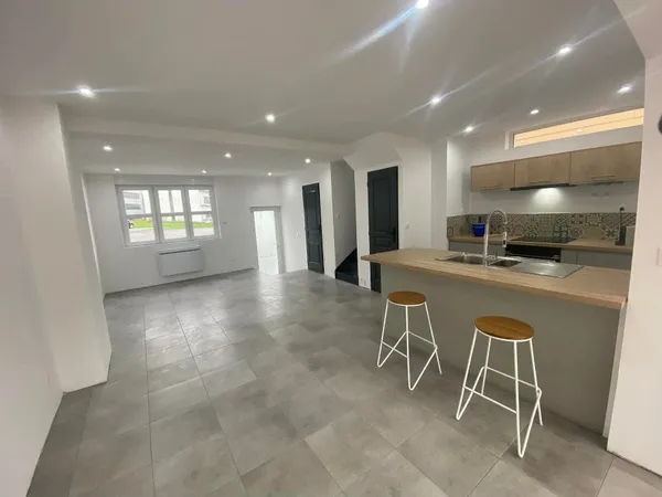 MAISON AVEC GARAGE 