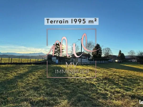 Terrain 1 997 m² Montferrat 