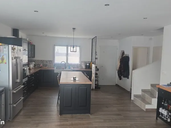 Maison - 145 m2 - 5 pièces 