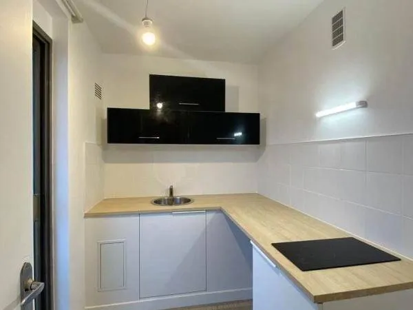 Studio 1 pièce 27 m² 