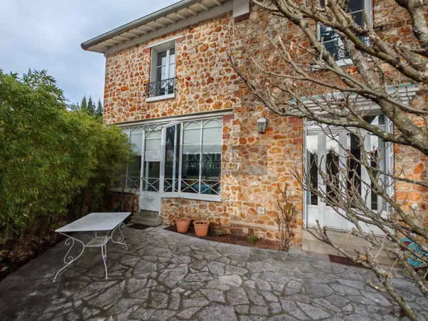 Maison 6 pièces 141 m² 
