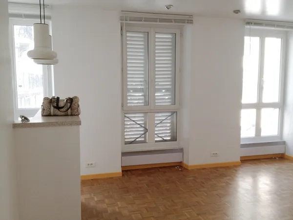 Studio 35 rue Lamartine 75009 PARIS 