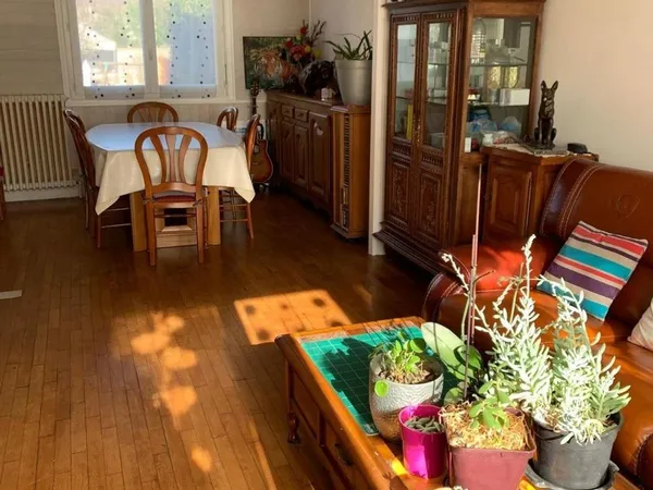 Très belle Maison avec jardin paysager et sous-sol total 