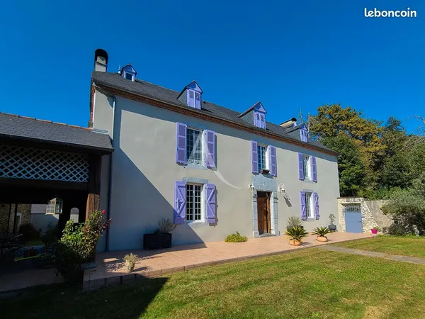 Propriété 7 pièces 240 m² 