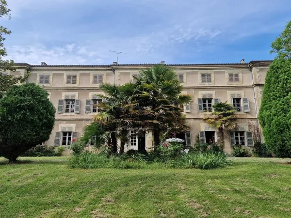 CHATEAU MANOIR BASTIDE A VENDRE SECTEUR CARCASSONNE, LANGUEDOC ROUSSILLON, SUD DE LA FRANCE 