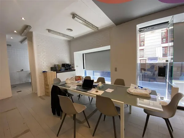 Local commercial 140 m² 