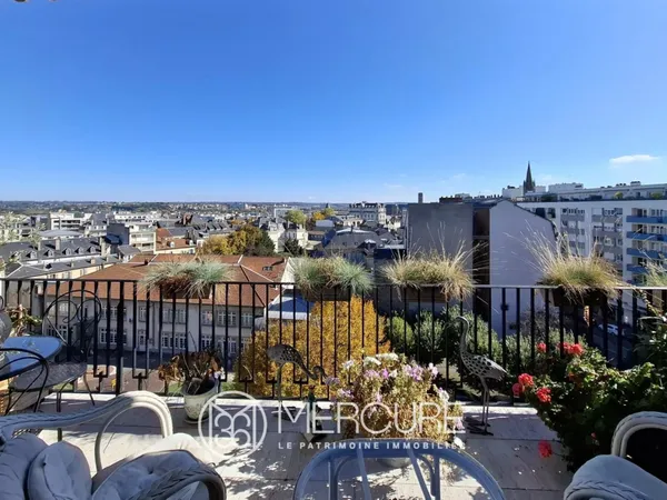 Limoges centre - duplex de 306 m² avec terrasse. 