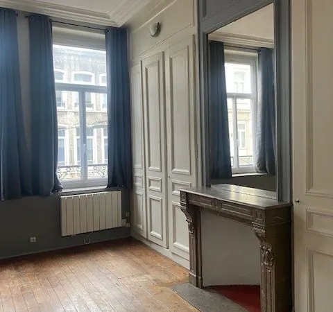 Grand studio / possibilité T2 - Lille centre - 