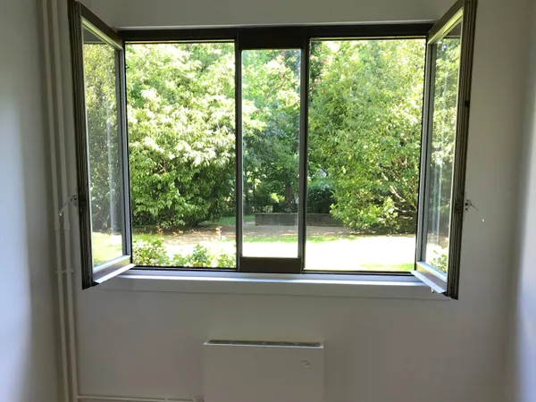 Loue Studio Neuilly vue sur jardin avec sdb et wc 