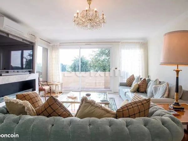 Appartement 7 pièces 199 m² 