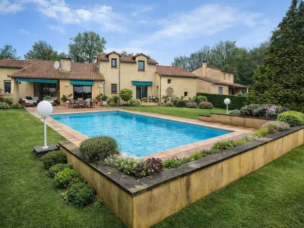 Maison 6 pièces 162 m² 