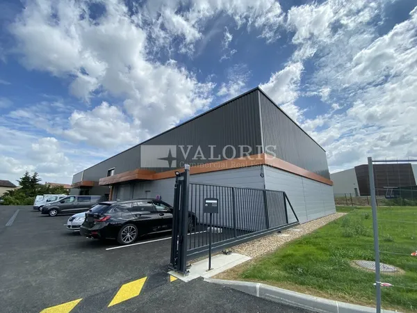 Local industriel 602 m² 