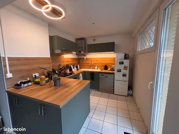T3 traversant lumineux 56 m² + Balcon + Parking + Cave 